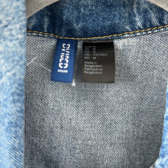 H&M Distressed Denim Jacket Size Medium - Picture 3 of 3